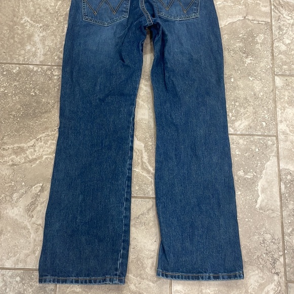 WRANGLER RETRO RIVER WASH SLIM BOOT CUT 77MWZRW fits 32”W - Picture 12 of 13